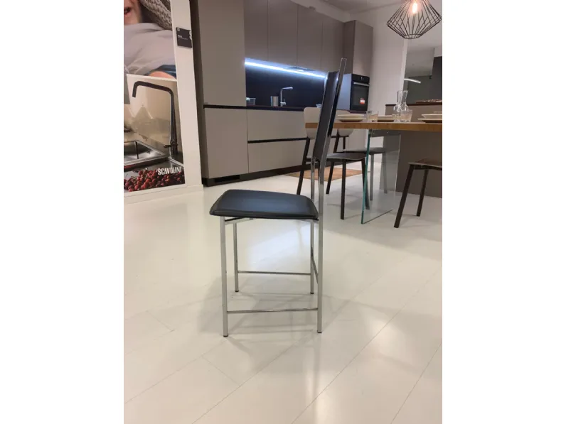 Sedia modello Alessio a marchio Cattelan italia scontata del 62%