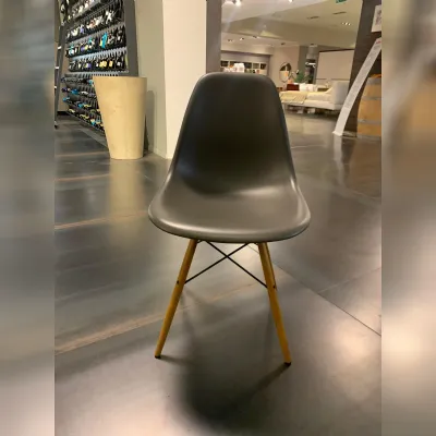 Sedia Eames plastic chairs re da cucina realizzata in plastica scontata del 30%