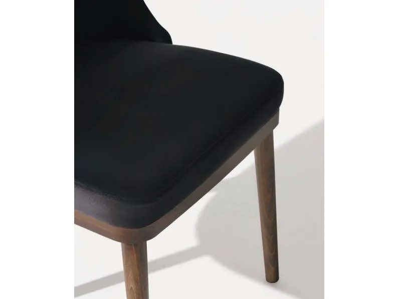 Sedia modello Sedia noce canaletto luxury marco polo a marchio Md work scontata del 40%