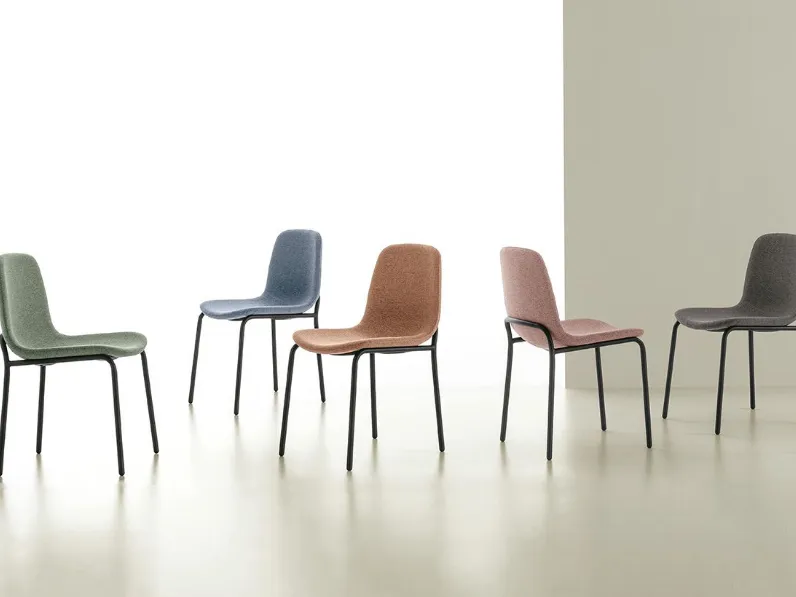 Sedia da cucina realizzata in tessuto Fresia di Target point 