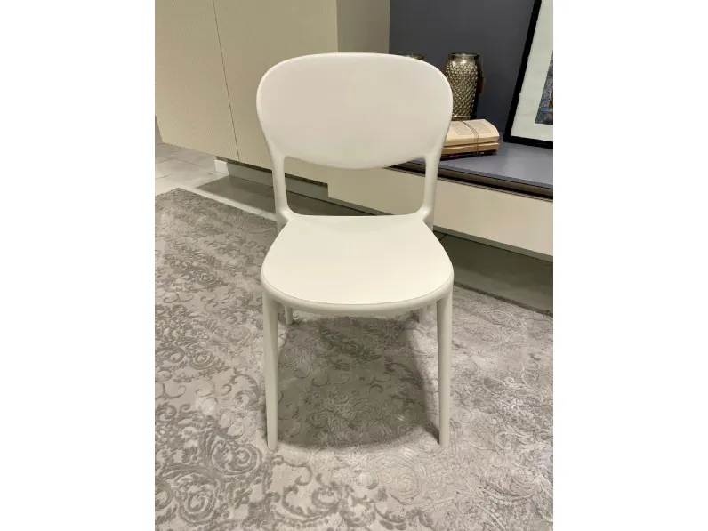 Sedia in plastica modello Abby di Connubia 