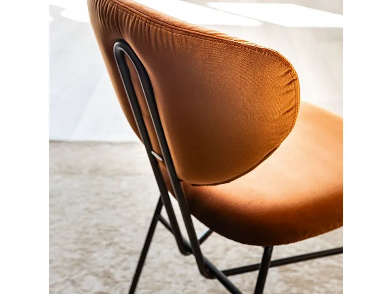 Sedia da soggiorno realizzata in ecopelle Chloe di Cattelan italia 