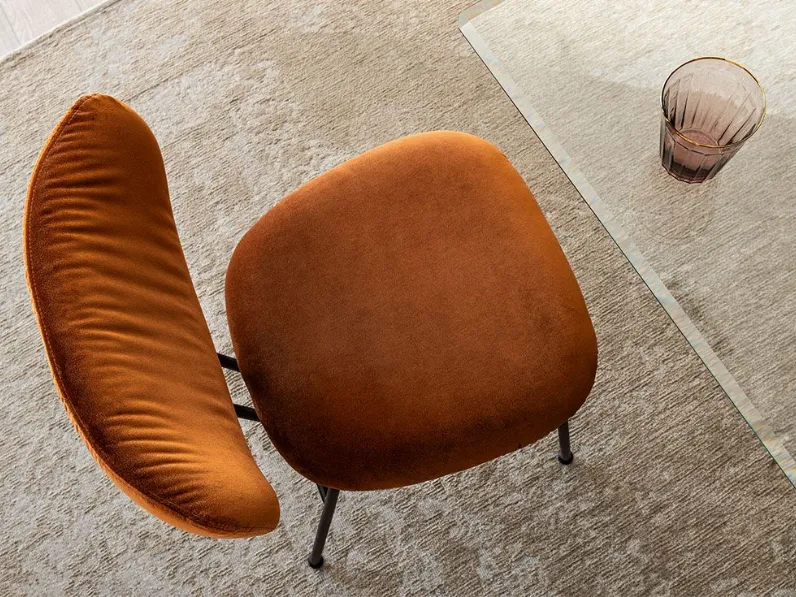 Sedia da soggiorno realizzata in ecopelle Chloe di Cattelan italia 