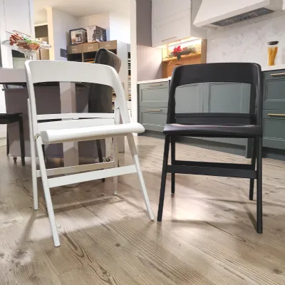Sedia in plastica modello Clik clak cb2315 di Connubia 