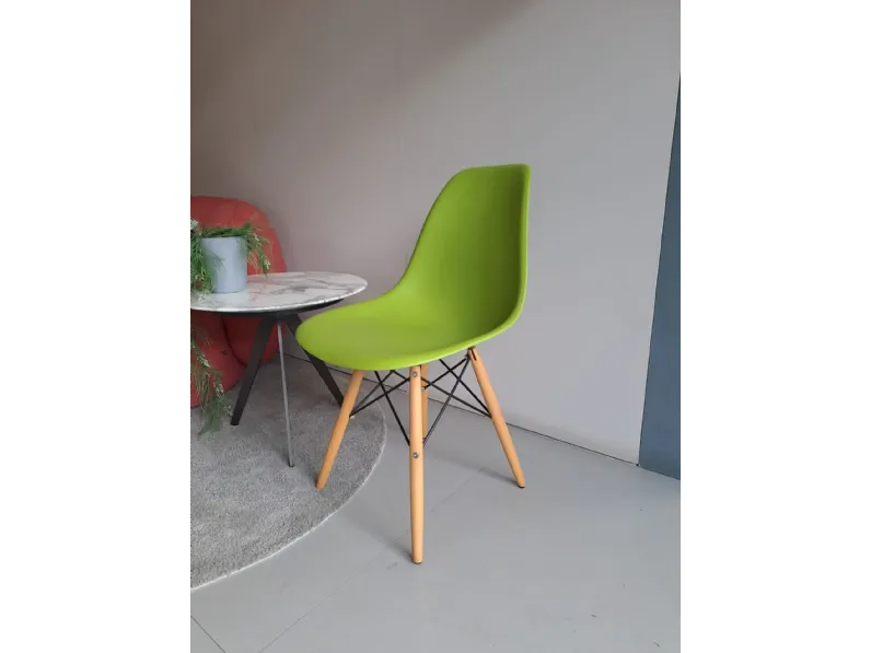 Sedia di Sigerico modello Eames da soggiorno in offerta -39%