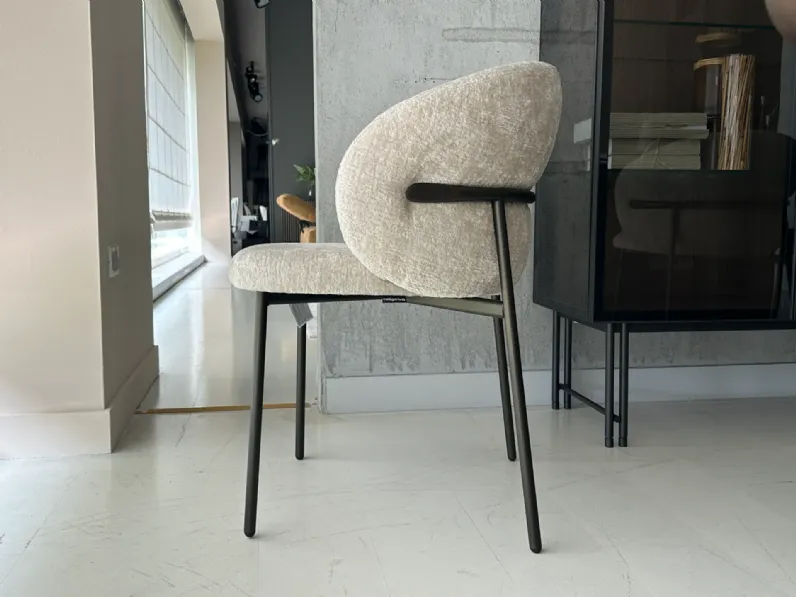 Sedia da soggiorno realizzata in tessuto Oleandro di Calligaris 