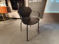 Sedia con braccioli modello Ops a prezzo riservato 