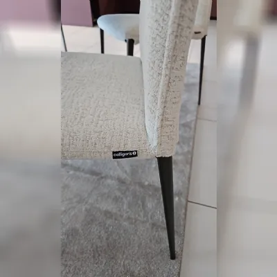 Sedia da soggiorno realizzata in tessuto Sedia flessibile fay di Calligaris 