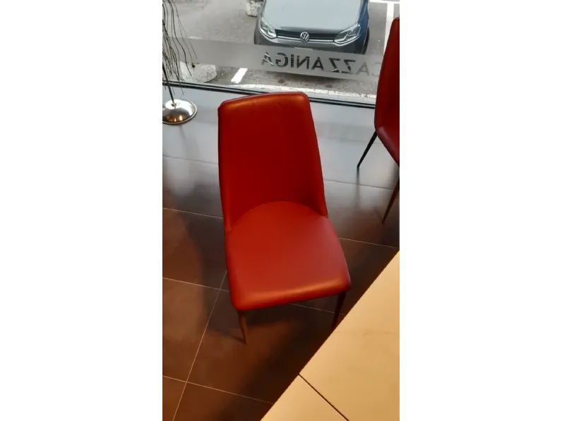 Sedia Branch da soggiorno realizzata in pelle scontata del 40%