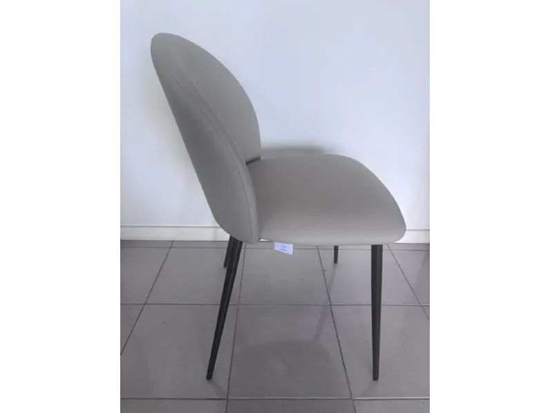 Sedia Rebecca 3456 da soggiorno realizzata in pelle scontata del 33%