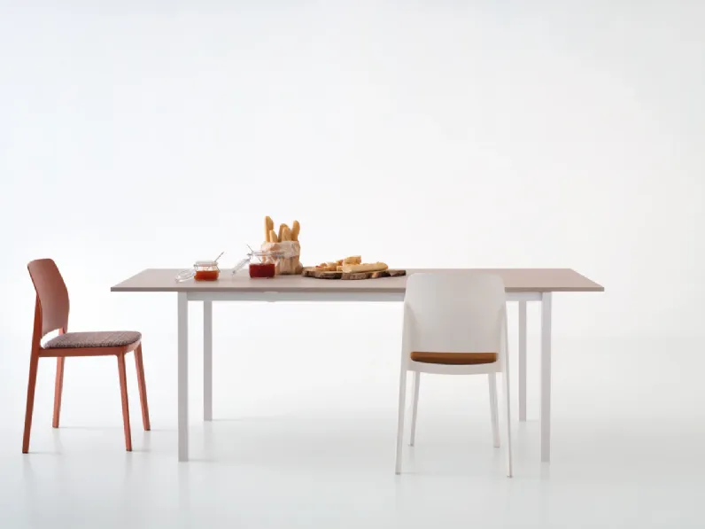 Sedia Tipa imbottita da cucina realizzata in plastica scontata del 30%
