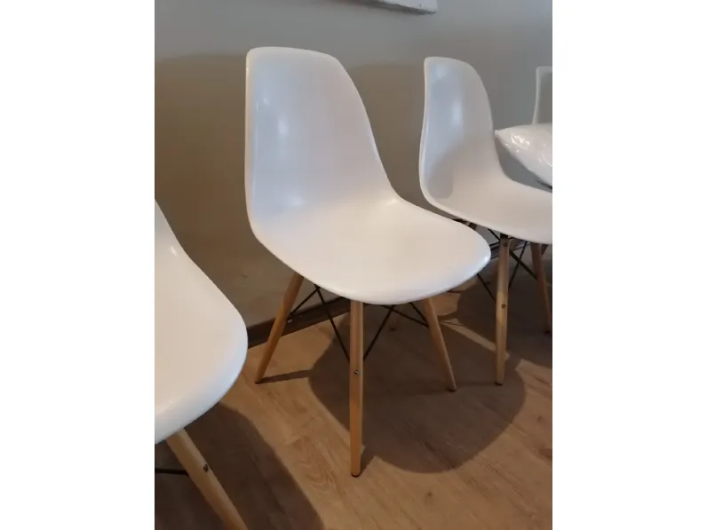 Sedia fissa Uvo   di La seggiola a prezzo ribassato