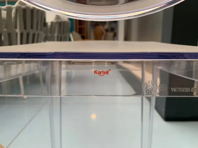 Sedia modello Victoria ghost senza braccioli di Kartell 