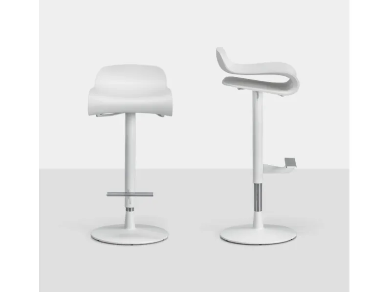 Sgabello Bcn Kristalia a slitta con sconto