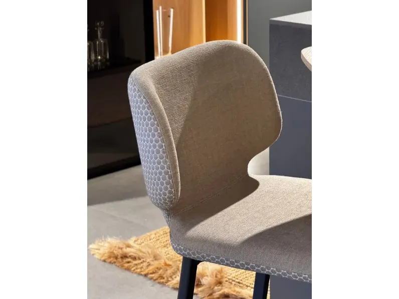 Sgabello Wrap Midj con 4 gambe scontati