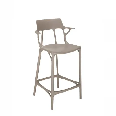Sgabello A.i. stool recycled Kartell a prezzo scontato 