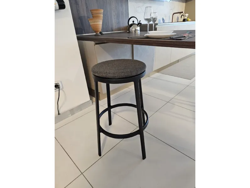 Sgabello modello Round  Infiniti SCONTATO a PREZZI OUTLET