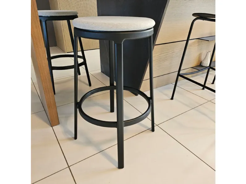 Sgabello modello Round  Infiniti SCONTATO a PREZZI OUTLET