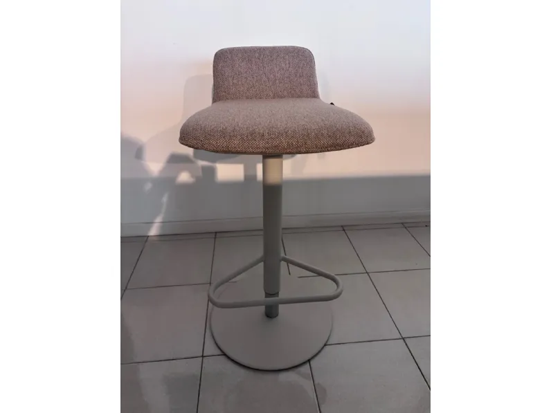 Sgabello Riley soft Connubia a prezzo scontato 