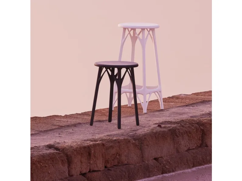 Sgabello A.i. stool light Kartell a prezzo ribassato 