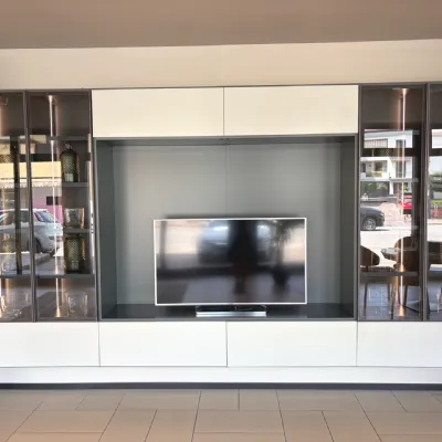 Soggiorno completo modello Componibile wall30 sospesa in stile moderno di Novamobili a PREZZI OUTLET  approfittane ora!