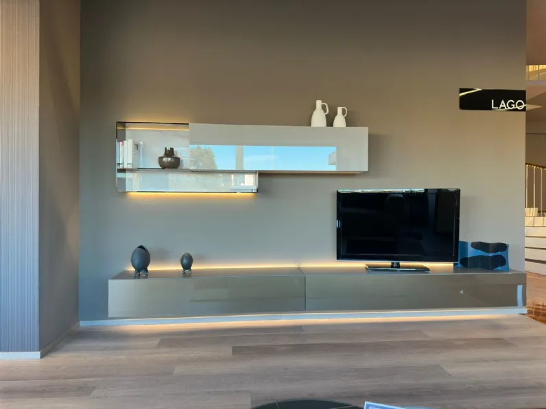 Soggiorno completo modello Parete tv 36e8 in stile design di Lago a PREZZI OUTLET 