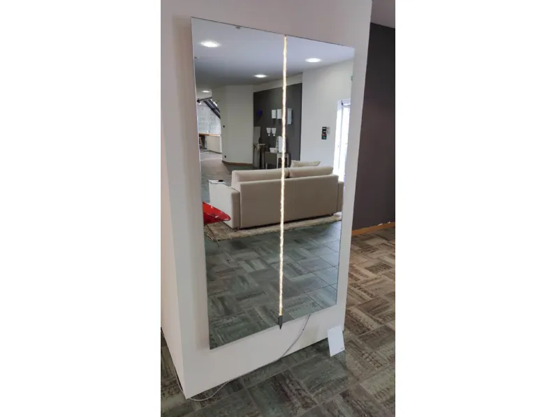 Specchio moderno Figaro in OFFERTA OUTLET! Un tocco di modernità per la tua casa.