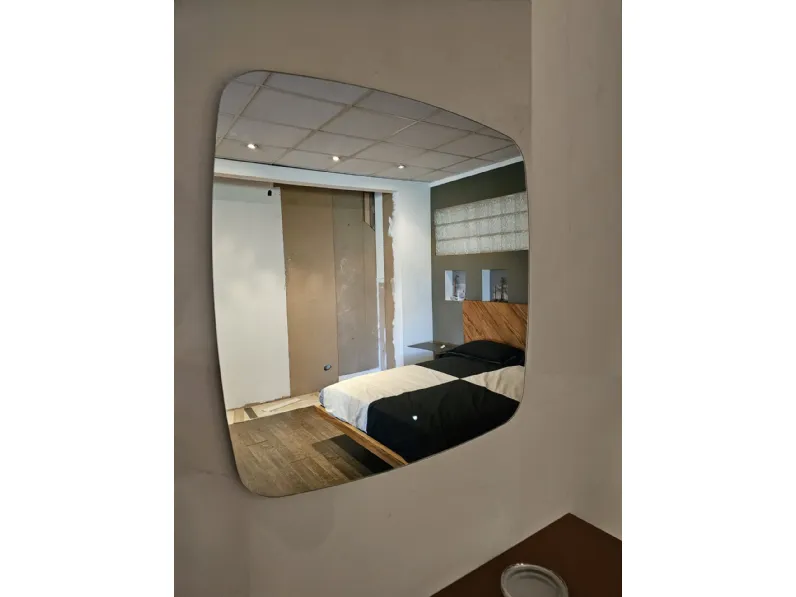 Specchiera modello Riflesso di Adok con forte sconto