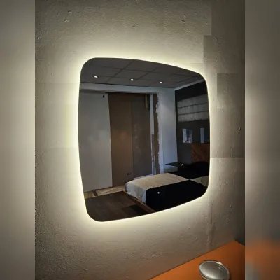 Specchiera modello Riflesso di Adok con forte sconto