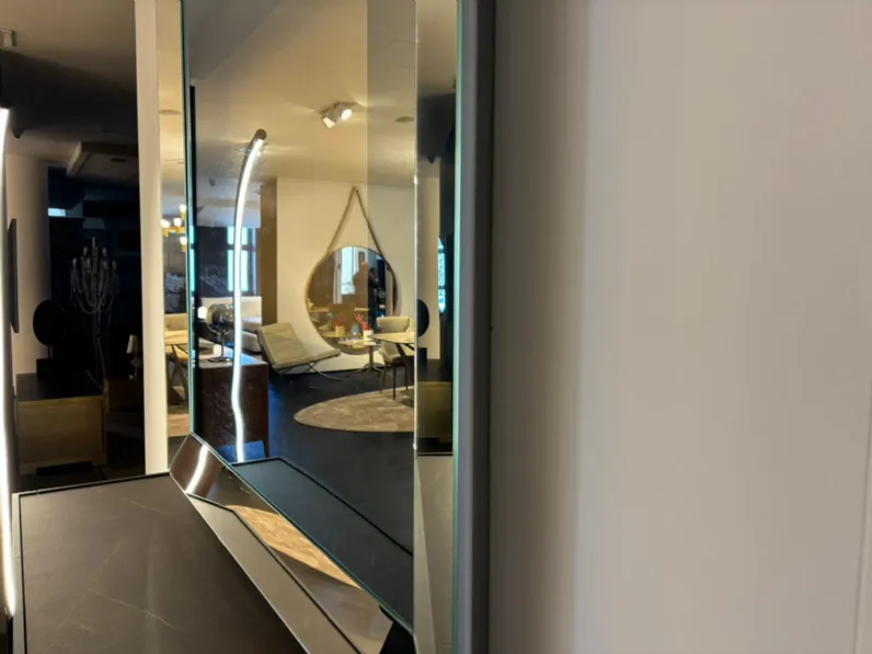 Richiedi il prezzo dello specchio modello Trapezio tv di Riflessi 