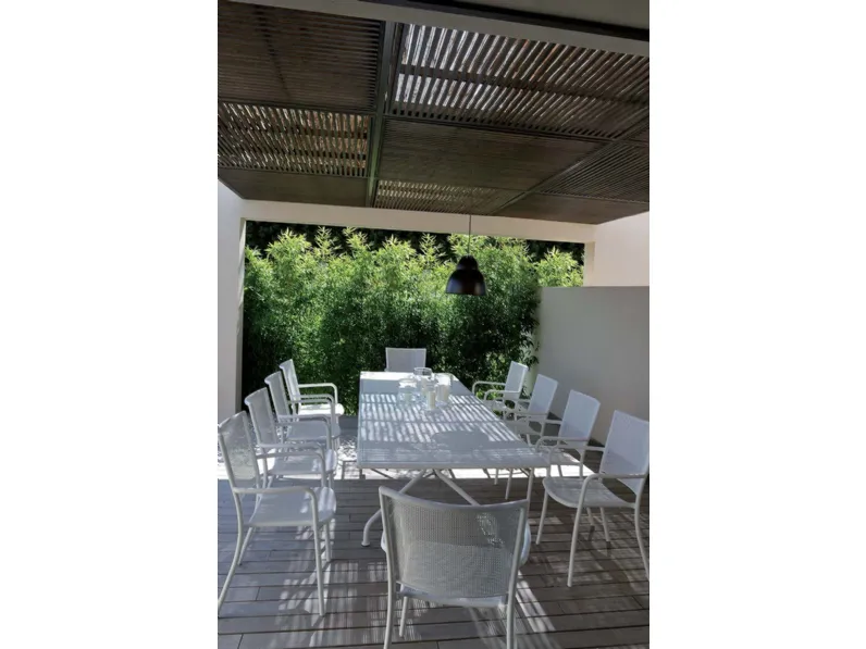 Tavolo modello Athena tavolo con sedie da giardino Emu in Offerta Outlet 