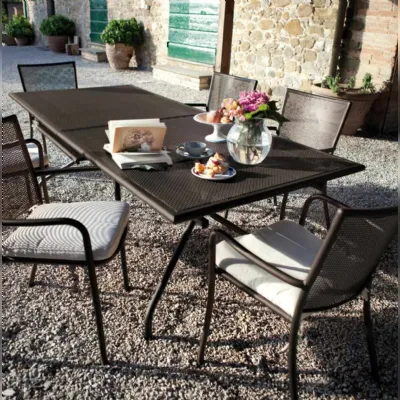 Tavolo modello Athena tavolo con sedie da giardino Emu in Offerta Outlet 