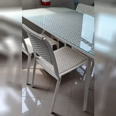Tavolo per l'esterno modello Emu Emu a prezzi convenienti