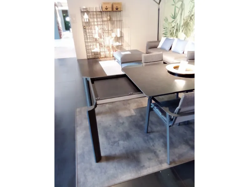 Tavolo per l'esterno Tavolo milo ceramica a marchio Talenti a prezzo scontato