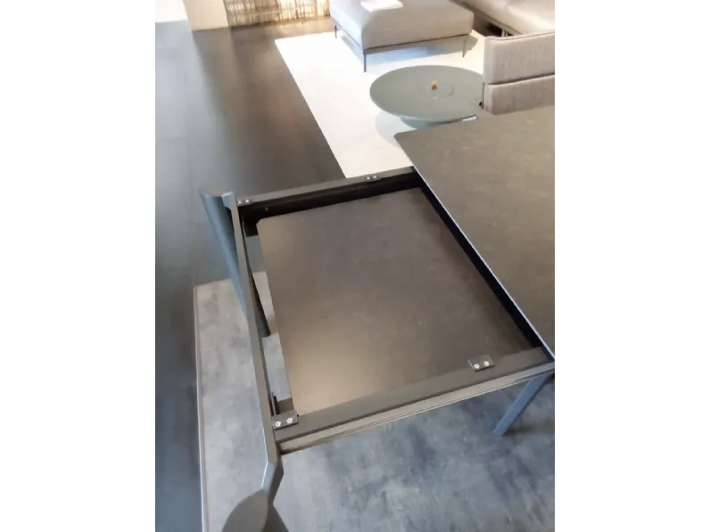 Tavolo per l'esterno Tavolo milo ceramica a marchio Talenti a prezzo scontato