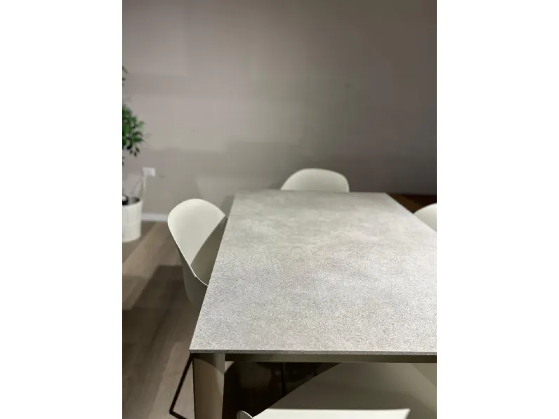 Tavolo rettangolare in laminato Artic di Connubia in Offerta Outlet 