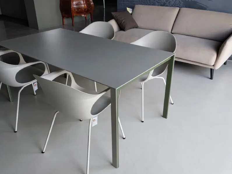 Tavolo rettangolare Thin-k Kristalia scontato del 37%