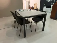 Tavolo in laminato rettangolare Aron La primavera a prezzo scontato