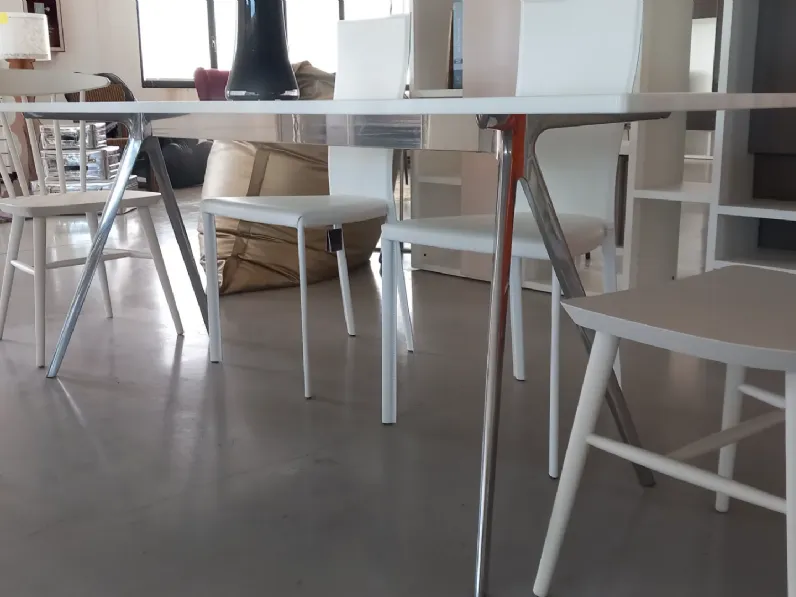 Tavolo in vetro rettangolare Baguette Magis in offerta outlet