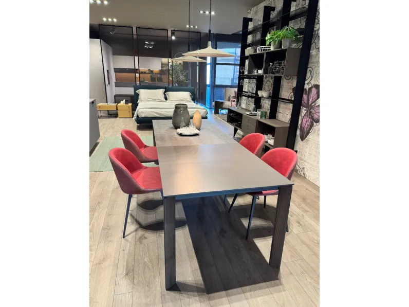 Tavolo rettangolare in ceramica Blade di Midj in Offerta Outlet