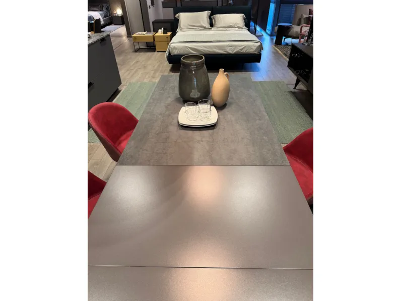Tavolo rettangolare in ceramica Blade di Midj in Offerta Outlet