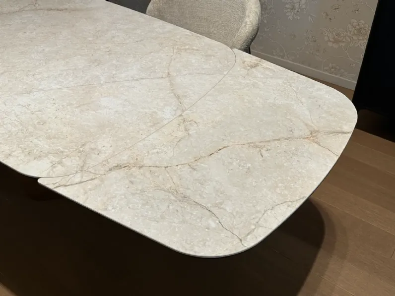 Tavolo ellittico Riverstone di Calligaris a prezzo riservato 