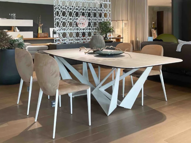 Tavolo sagomato Skorpio Cattelan italia scontato del 20%