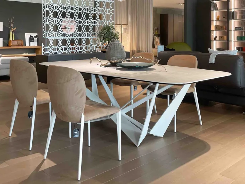 Tavolo sagomato Skorpio Cattelan italia scontato del 20%