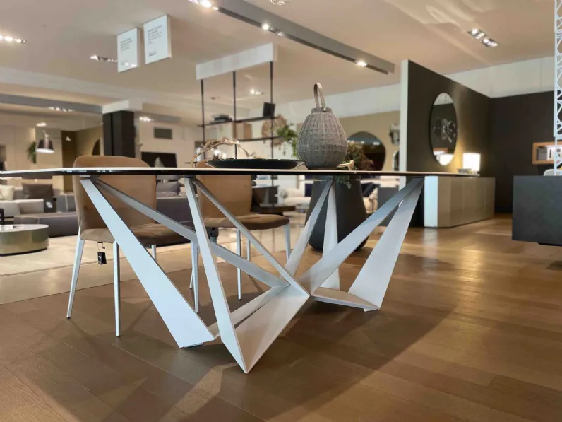 Tavolo sagomato Skorpio Cattelan italia scontato del 20%
