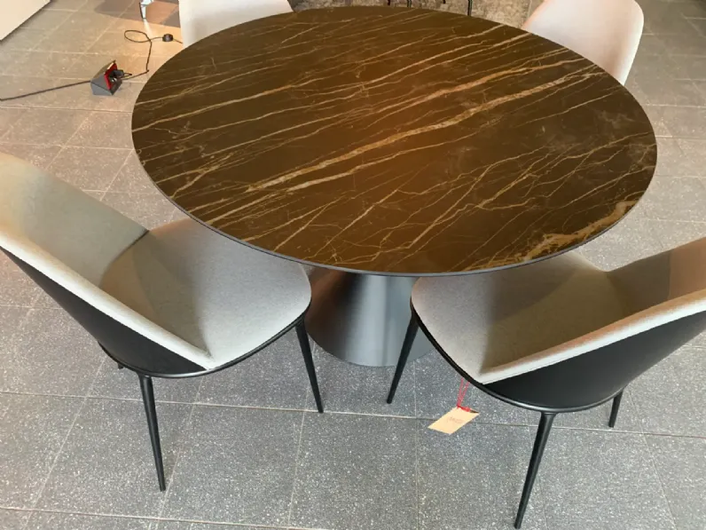 Tavolo fisso Clessidra Midj a soli 1400 Euro