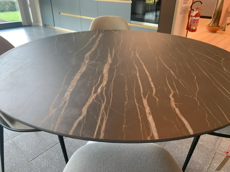 Tavolo fisso Clessidra Midj a soli 1400 Euro