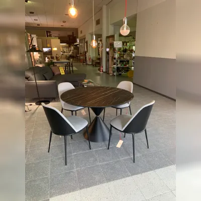 Tavolo fisso Clessidra Midj a soli 1400 Euro