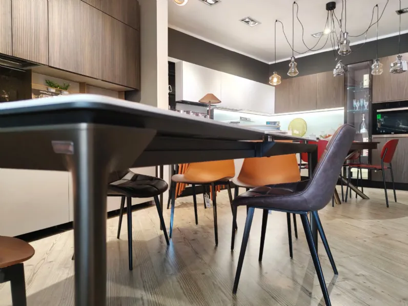 Tavolo quadrato in ceramica Boma di Calligaris in Offerta Outlet 