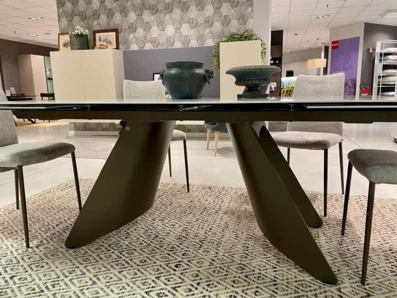Tavolo rettangolare in ceramica Orion di Connubia in Offerta Outlet 